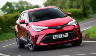 Toyota C-HR - front action